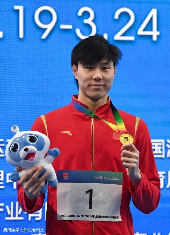 罗克计划在本周三抵达西班牙，他将与家人一起前往巴塞罗那，在未来几天里开始参加巴萨的训练。